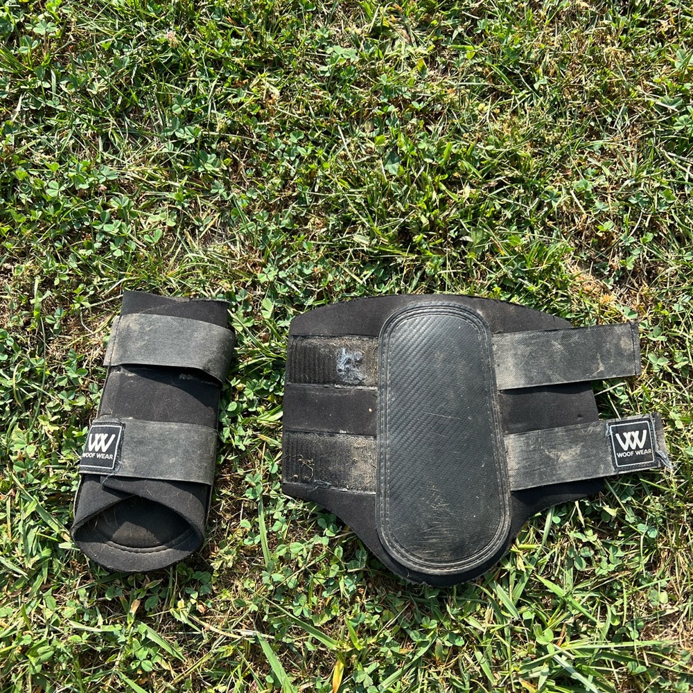 Woof wear large pair